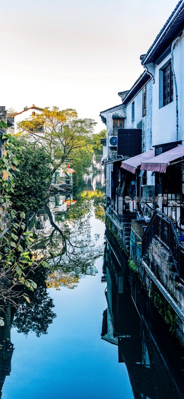 绍兴仓桥直街江南水乡沿河民居景观