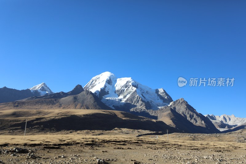 中国西藏琼姆岗嘎雪山