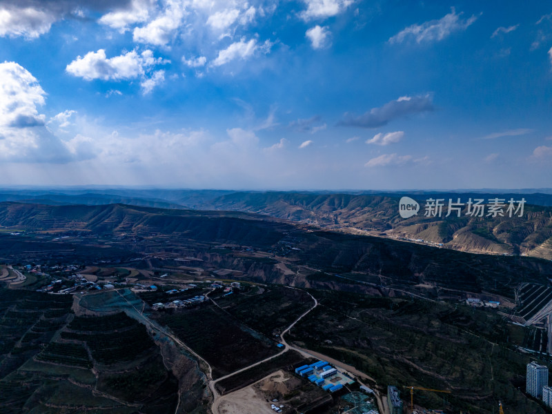 西北地区山区高山种植航拍图