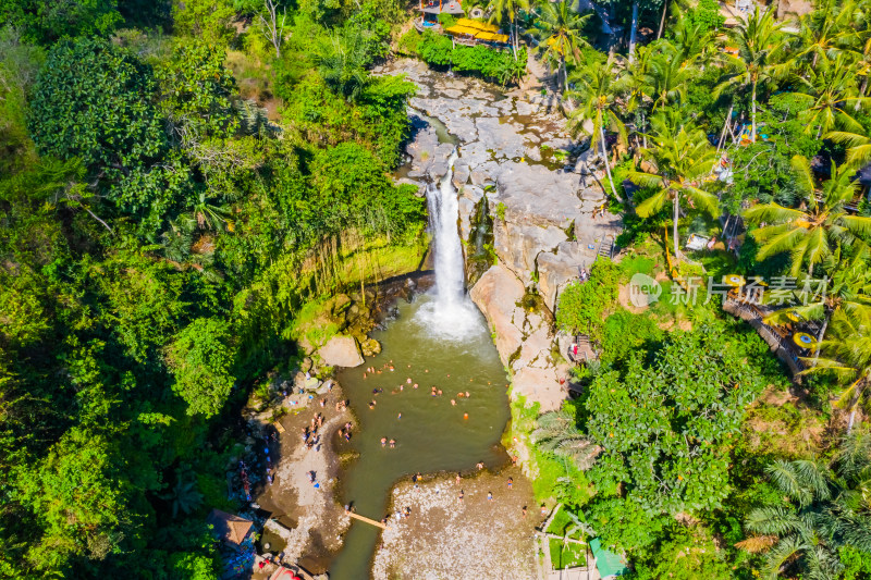 印尼巴厘岛热带雨林瀑布