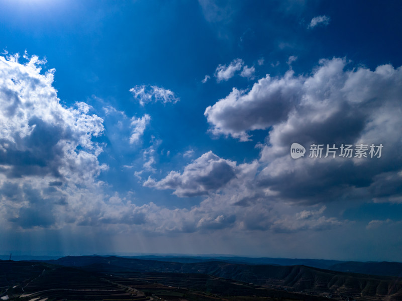 自然风光山川天空蓝天白云航拍图