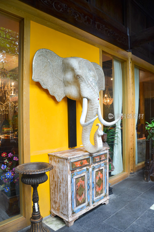 成都宽窄巷子旅游商业街区大象雕塑艺术品