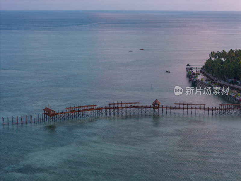 仙本那水屋航拍摄影日落海岛