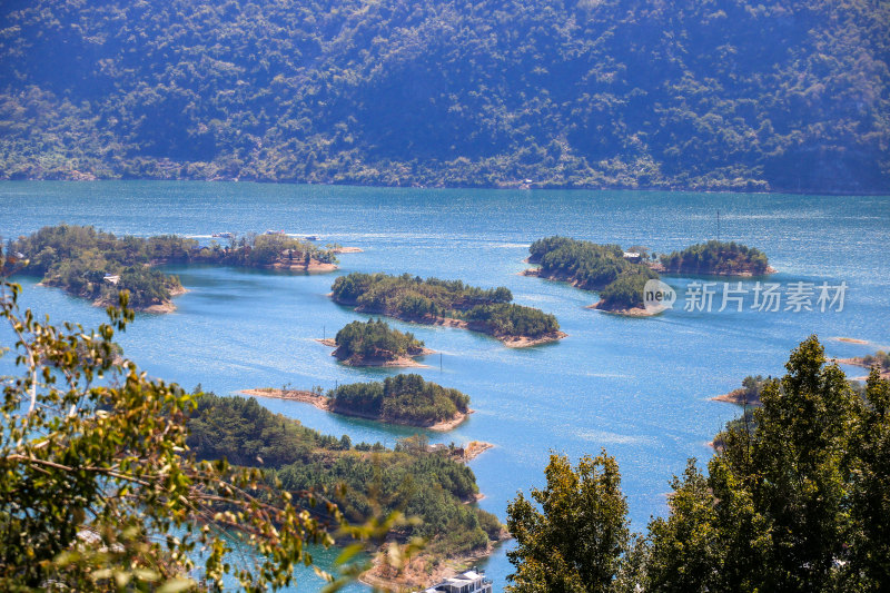 仙岛湖生态旅游景区，自然群山户外风景