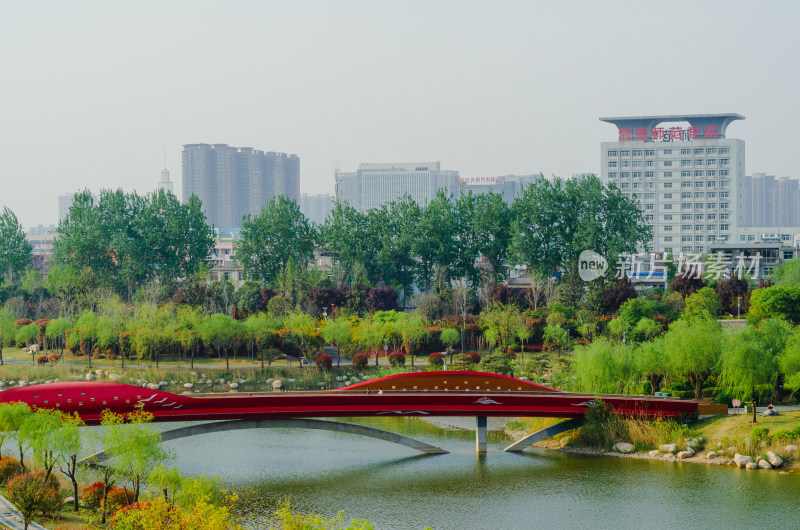 春天的渭南南湖公园湖上风景