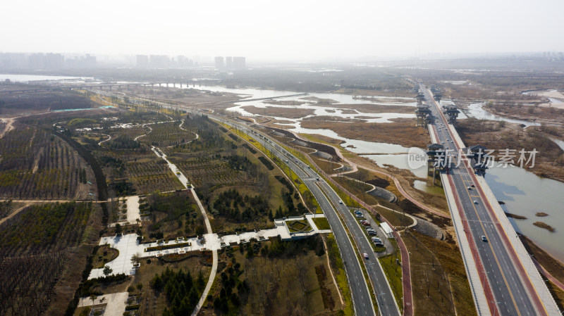 西安灞渭桥车游湿地航拍