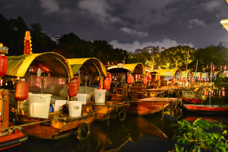 荔湾湖公园夜景