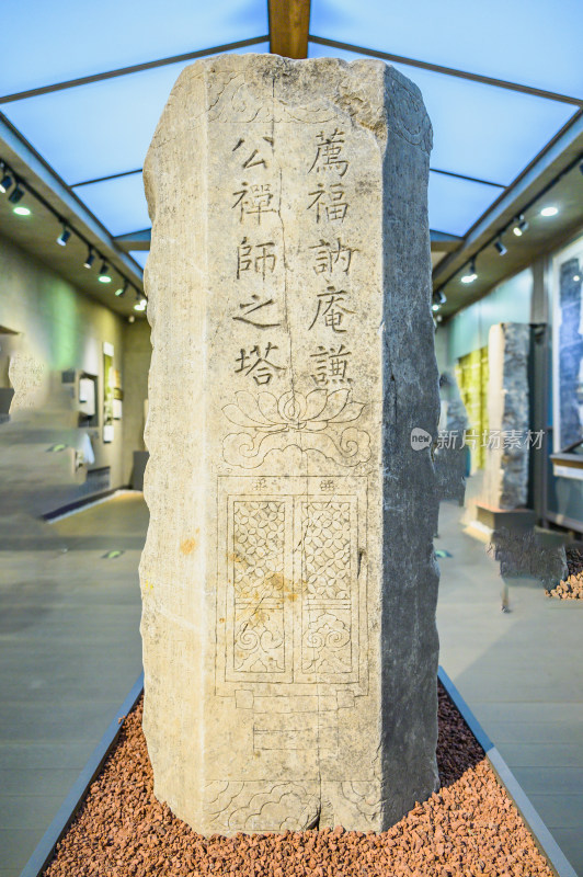 秋天北京五塔寺建筑石刻石雕像风光
