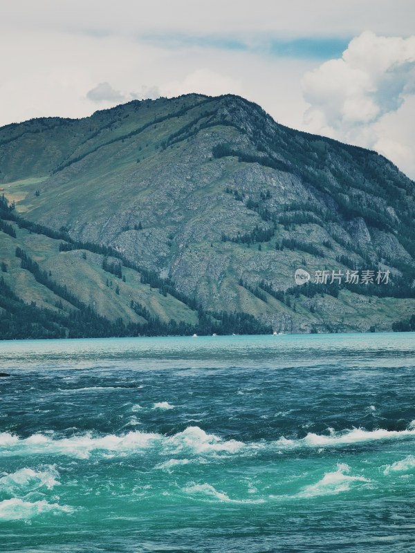 新疆喀纳斯湖风景