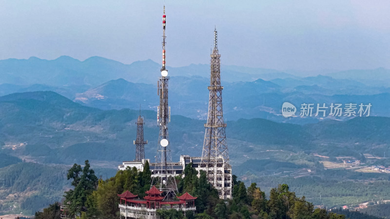 高山5G信号塔航拍图