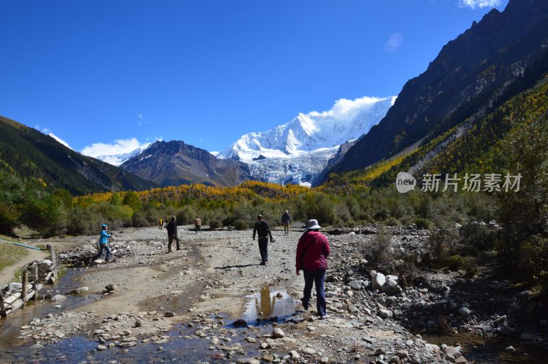 米堆冰川，然乌湖风景