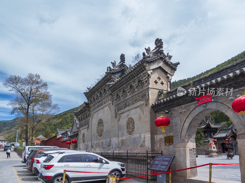 山西五台山普化寺禅院早上风景