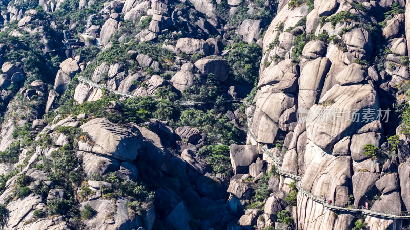 壮丽嶙峋的山峰自然风光