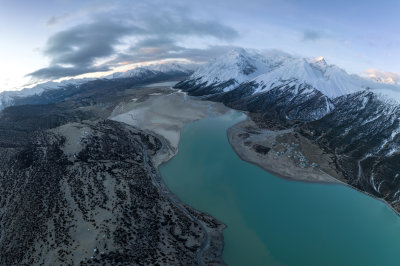 西藏昌都然乌湖来古雪山冰湖高空航拍