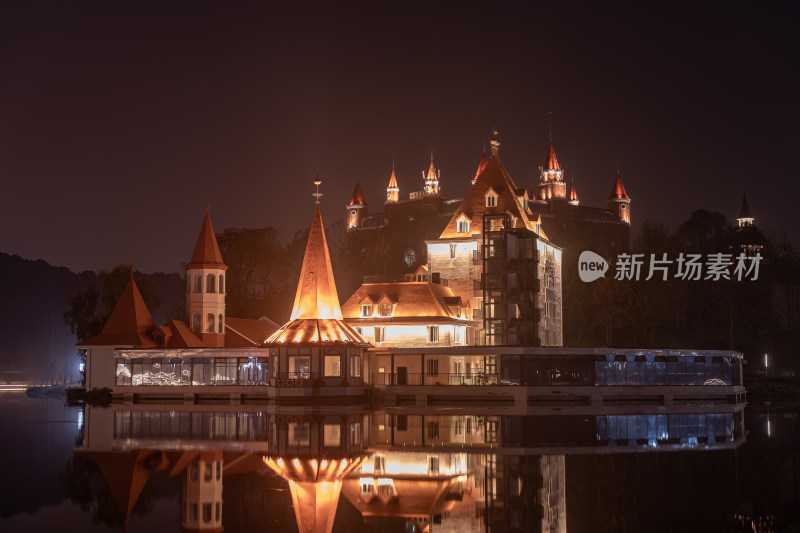 德阳旌阳区文化娱乐城玄珠湖公园城堡夜景