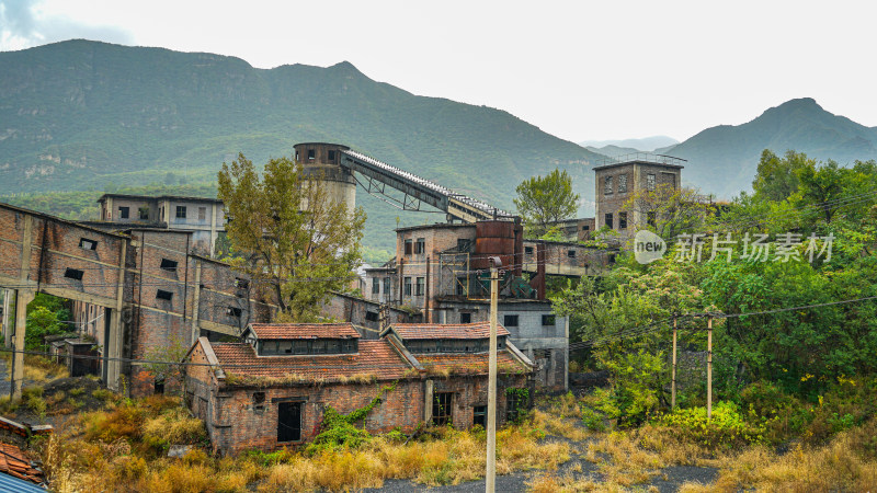 废弃的工业园区矿场设施场地