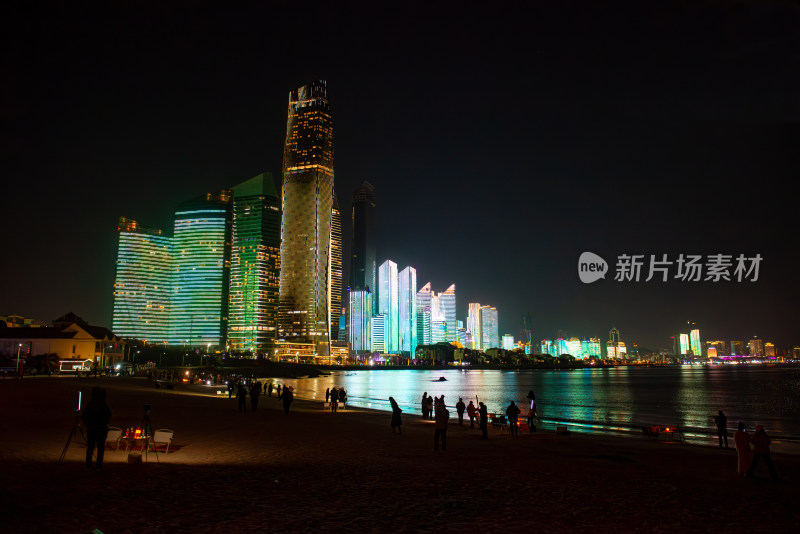 青岛第三海水浴场夜景高楼灯光秀风光