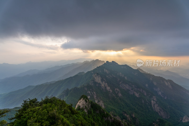 河南洛阳栾川老君山大山山脉特写