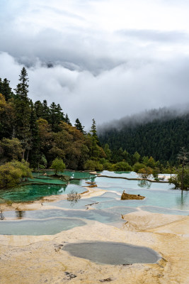 四川阿坝藏族羌族自治州黄龙风景区