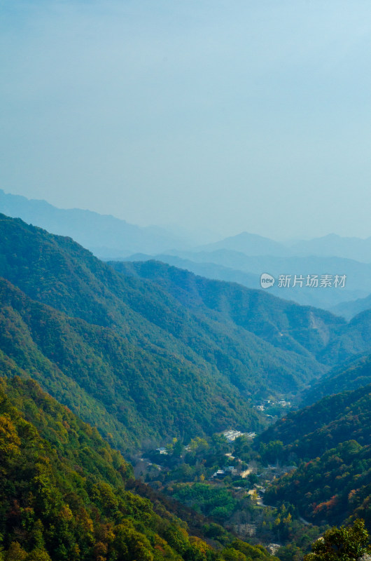 河南洛阳白云山风的山谷