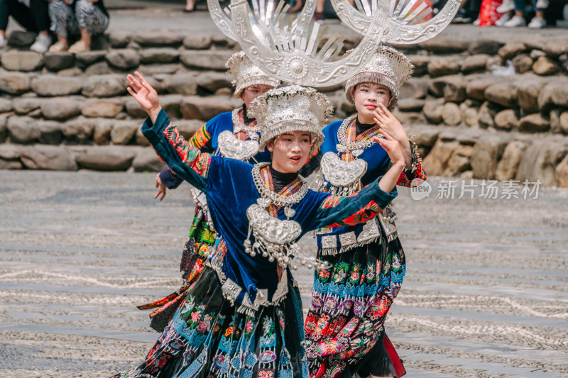 贵州苗族女子跳舞