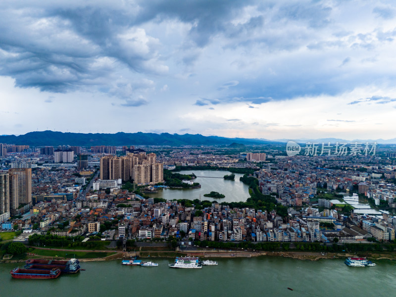 广西贵港城市风光交通航拍图