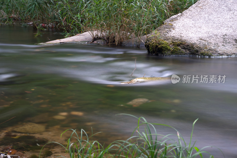 秋季北京山区流水慢门摄影