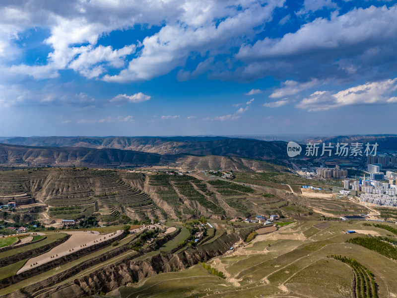 西北地区山区高山种植航拍图