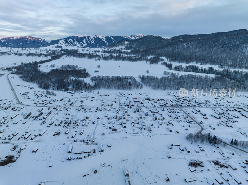 新疆北疆阿勒泰禾木冬季雪景童话世界航拍