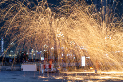 非遗打铁花表演