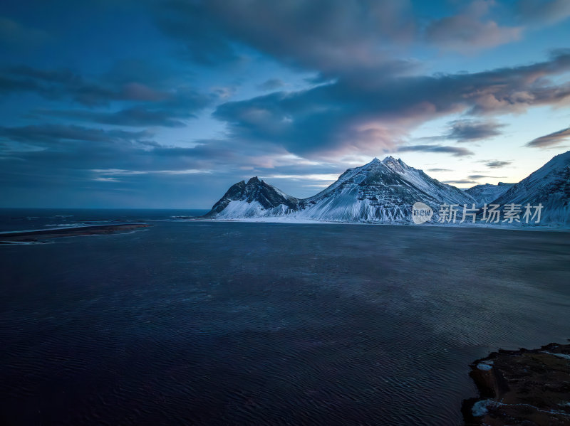 冰岛蝙蝠山黑山头日照金山高空航拍