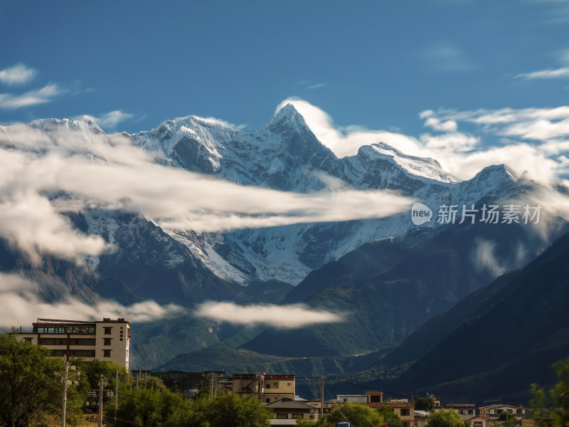 西藏林芝索松村南迦巴瓦峰雪山航拍