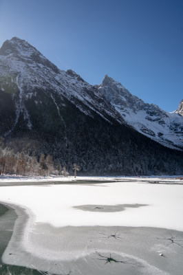 冬天川西毕棚沟雪山