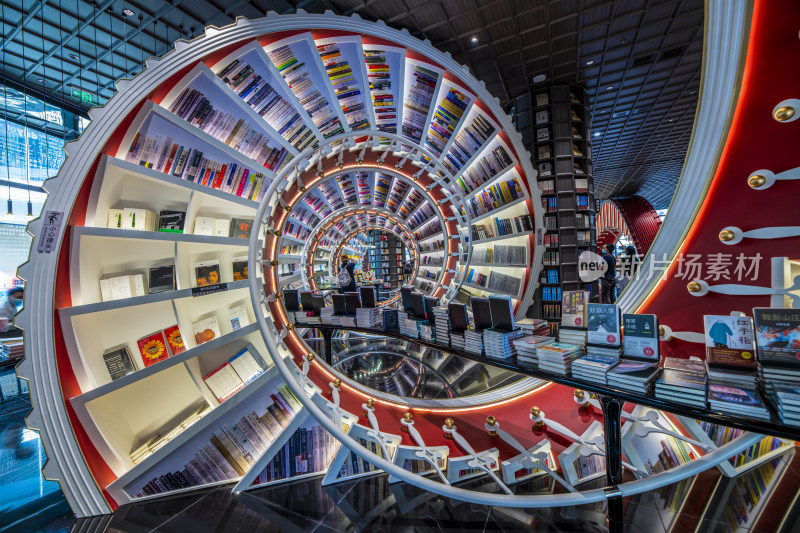 深圳钟书阁创意书架造型的书店内部景观