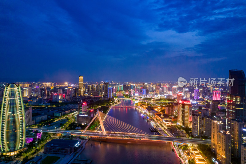 浙江宁波城市夜幕降临夜景灯光航拍摄影图