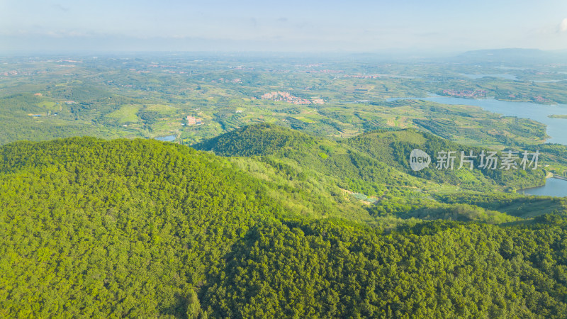 航拍视角青山绿水自然风景