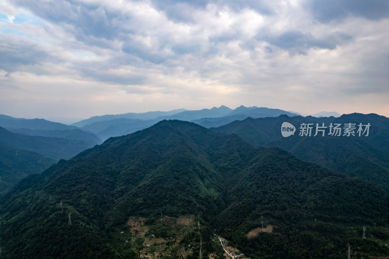 青山绿水大好河山航拍图