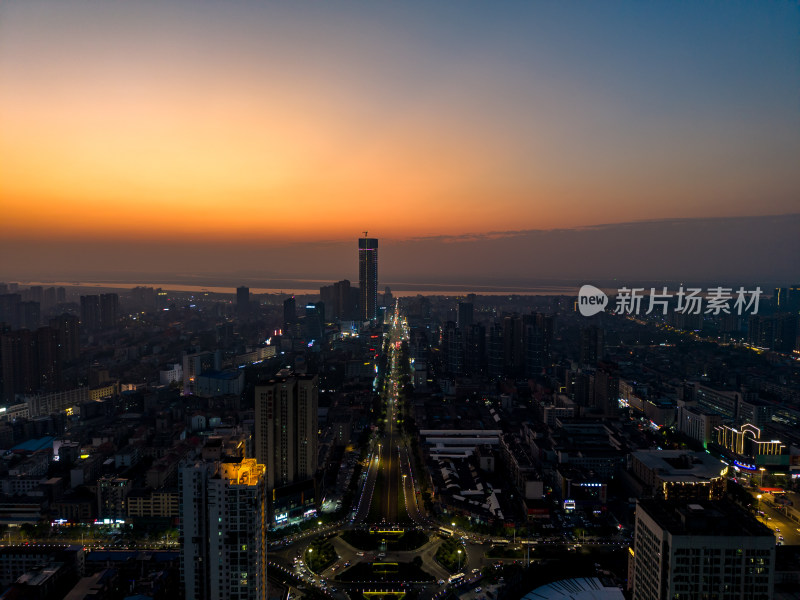 湖南岳阳晚霞夜景航拍图