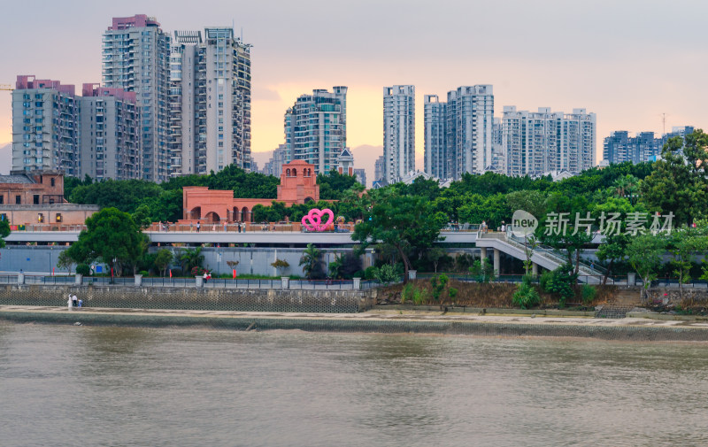 福建福州闽江沿岸烟台山城市风光