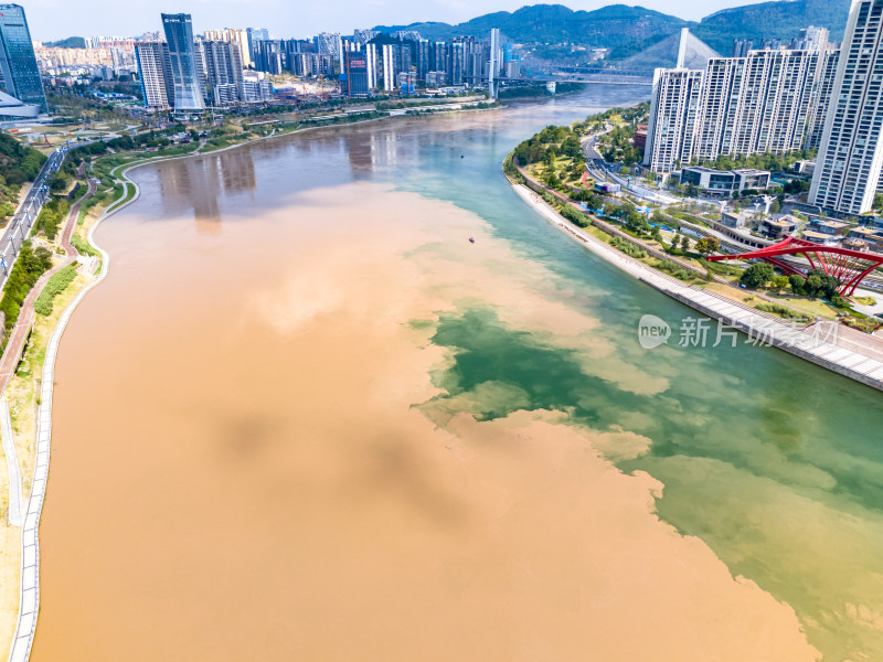 宜宾长江河流城市风光航拍图