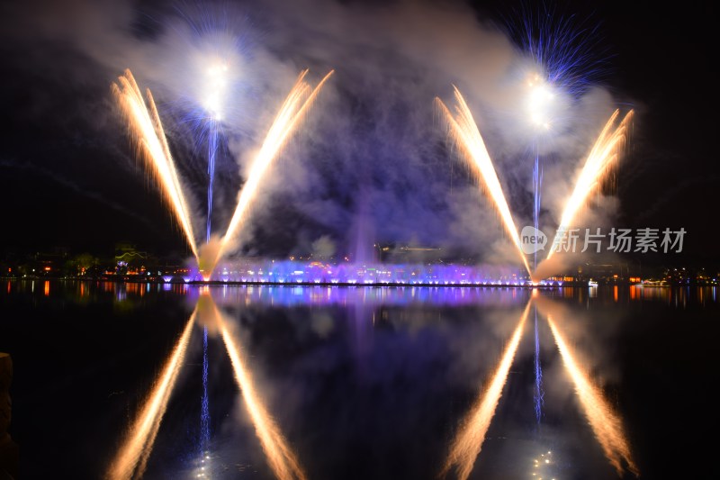 长沙浏阳烟花湖面夜景烟花绽放倒影