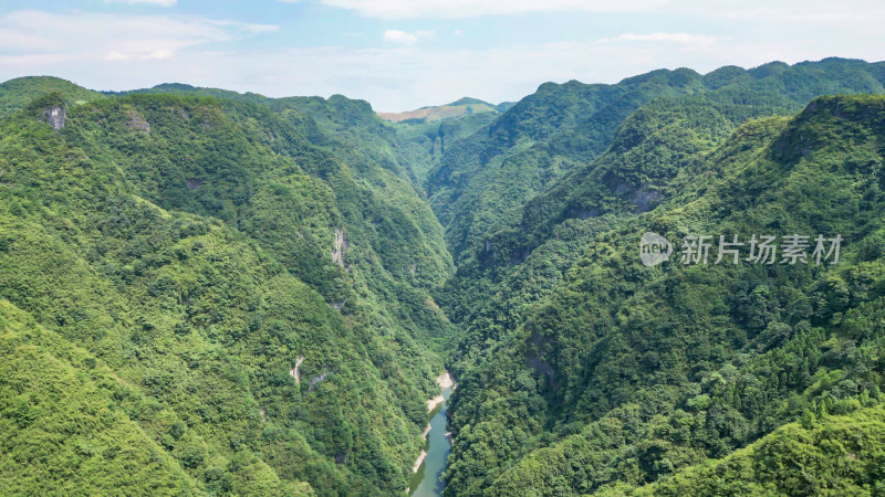 航拍大自然青山山谷风景