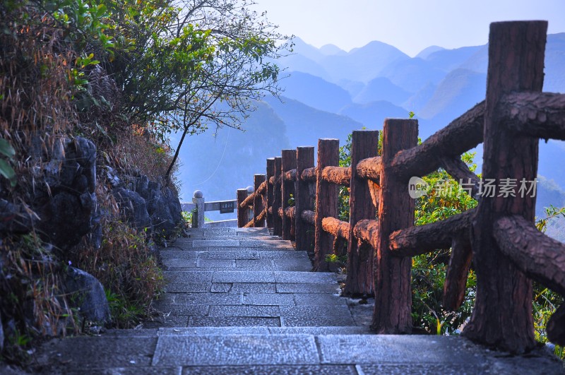 大石围天坑崇山峻岭鲜为人知的秘境