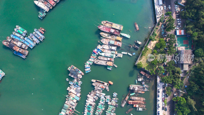 海边渔船大海海洋风景摄影图