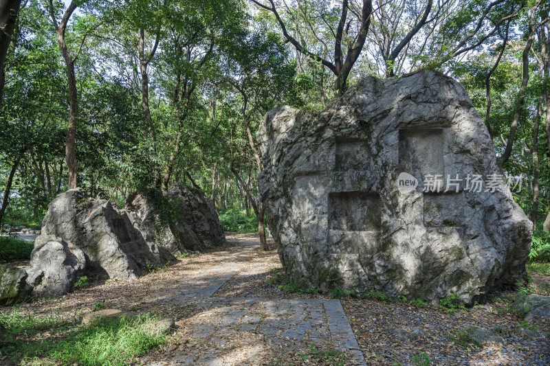 杭州凤凰山排衙石诗刻