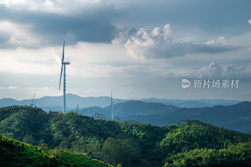 风车山山顶壮丽山河画圈