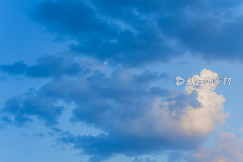 日落时分的天空云彩