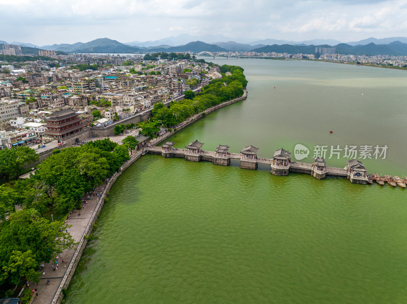 航拍夏季白天广东潮州韩江广济桥风光