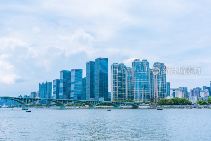 长沙湘江城市高楼林立