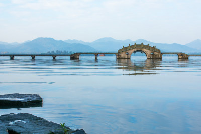 浙江杭州西湖涌金桥风光